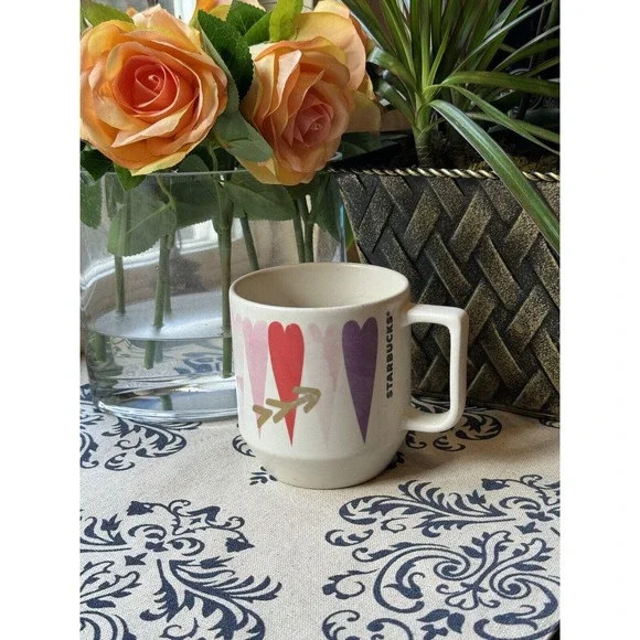 2016 Starbucks Coffee Cup Mug VALENTINES DAY Hearts 12 Fl Oz - Picture 1 of 4